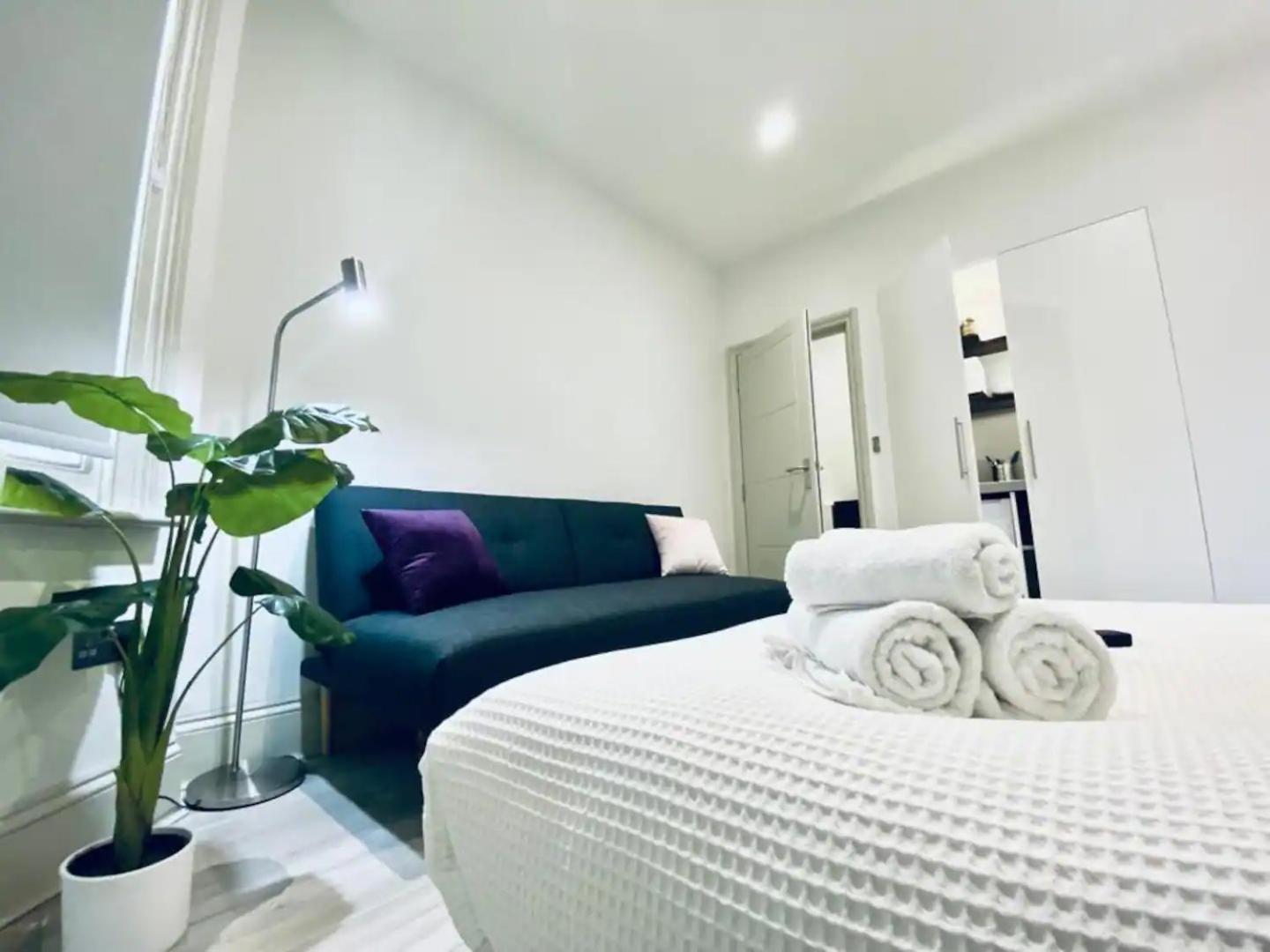 07 Beachside Beauty Steps From Cafes Apartment *